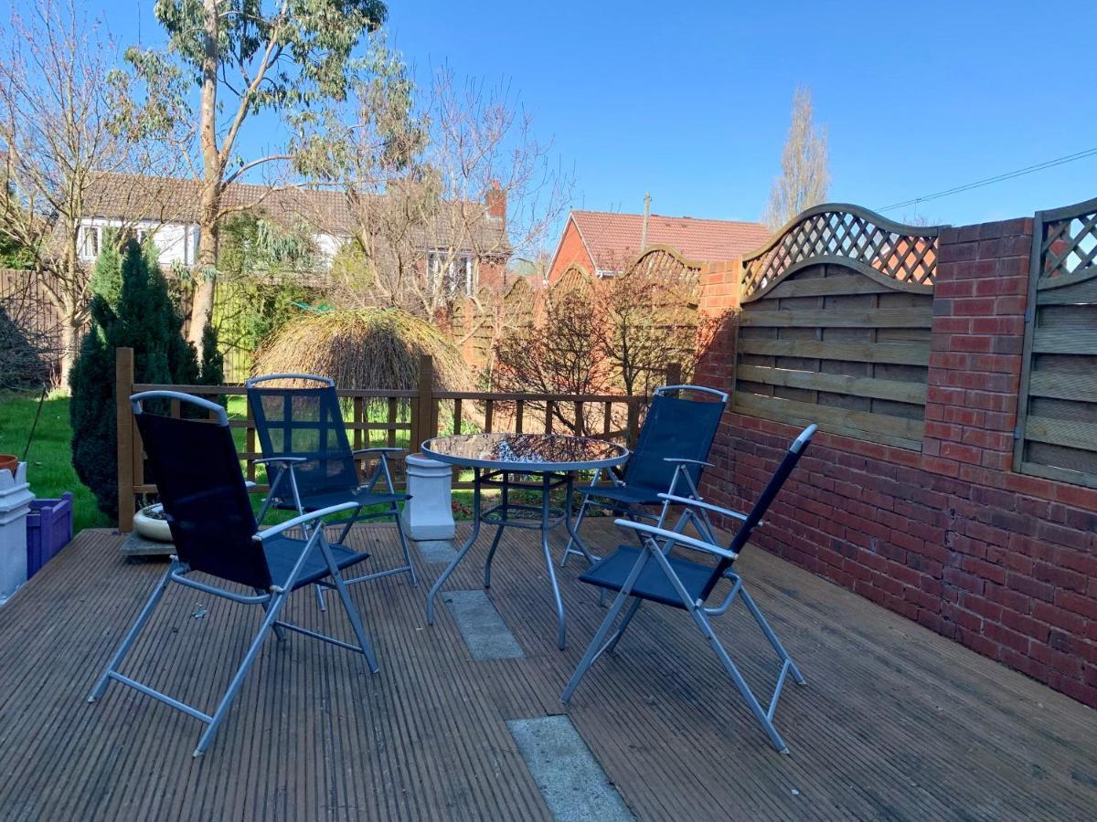 Somerford Place - 6 Beds - Sleeps 12 - Parks 2-3 Cars/Vans Willenhall Eksteriør bilde